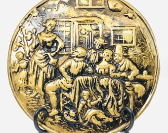 Vintage Geprägter Messing Deko Teller / Ladegerät / Wanddekor - Victorian England Pub Szene (A)