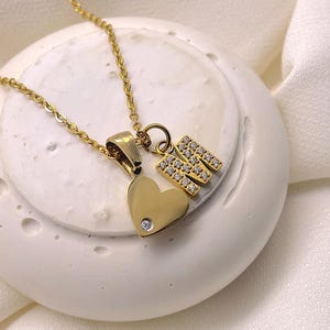 Colar com inicial personalizada: pingente de coração em ouro 18K, letra personalizada