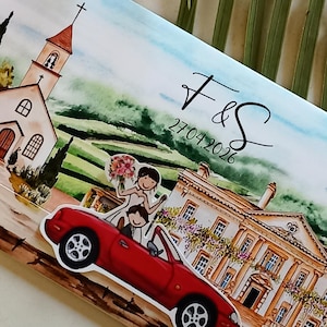 Peut inclure: Invitation de mariage aquarelle avec une voiture décapotable rouge transportant des mariés, passant devant une église et une grande maison. L'invitation comprend les initiales "F & S" et la date "27.04.2026".