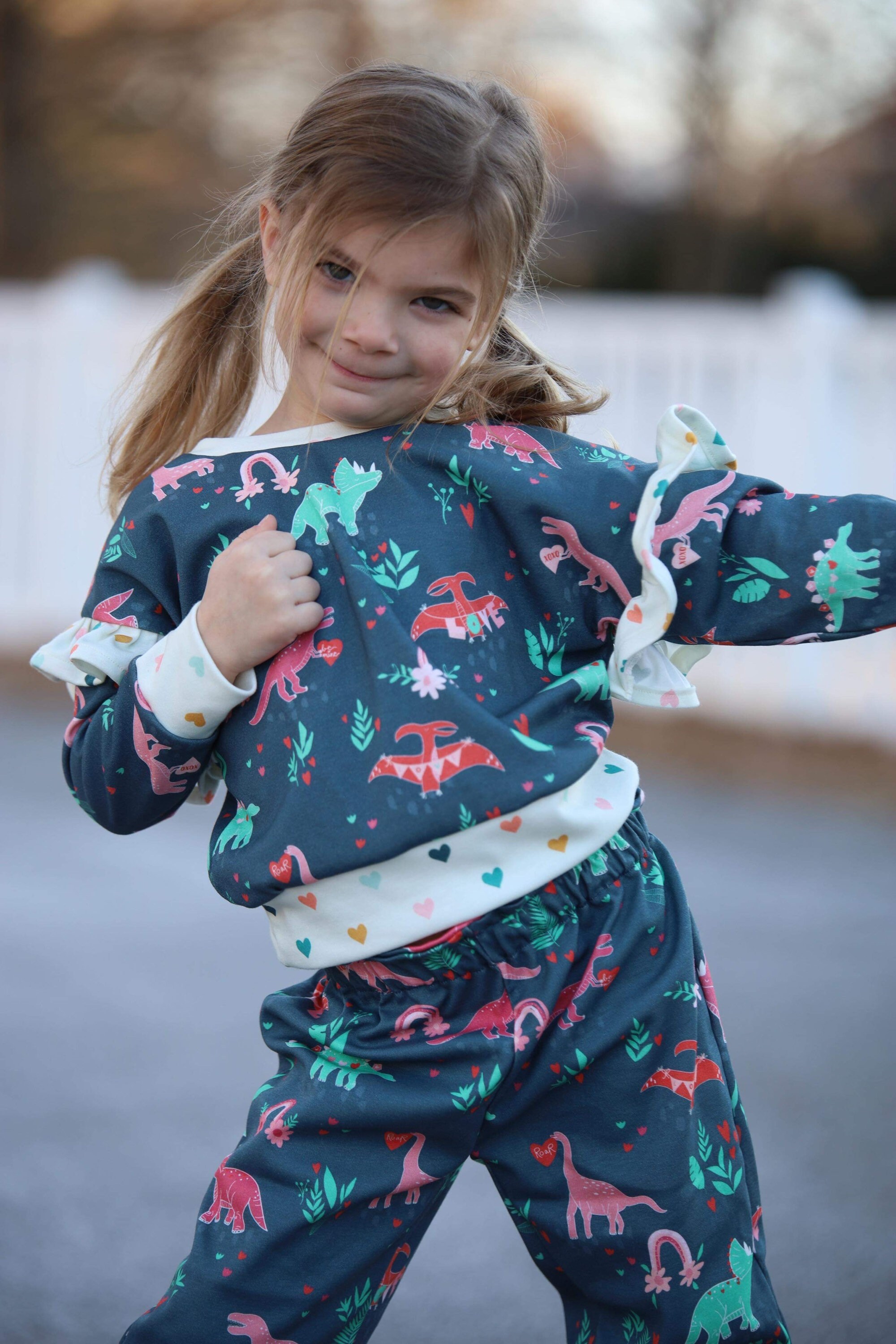 Toddler Girl Graphics Dinosaur and Heart-shaped and Letter Print Ruffle Long-sleeve Tee