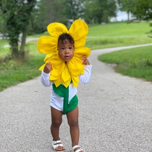 Buttercup flower Costume image 3