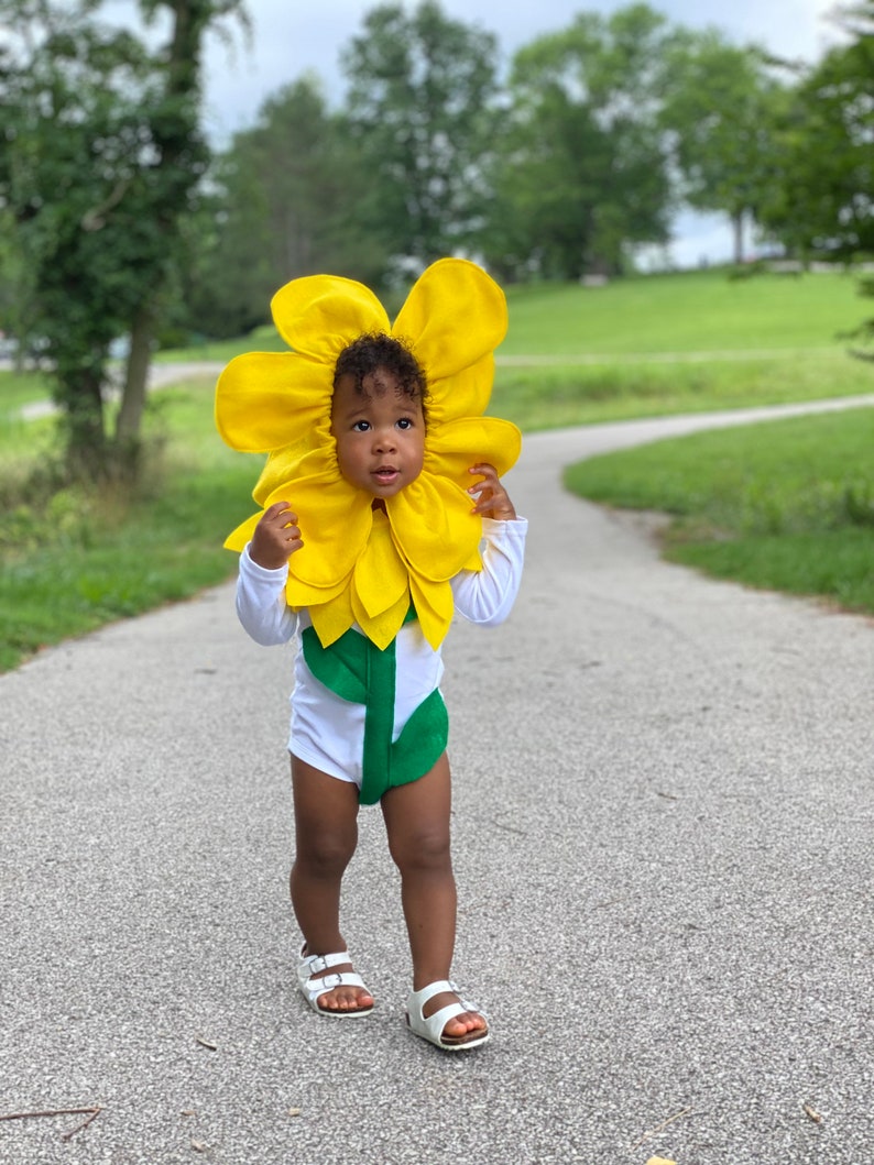 Buttercup flower Costume image 3