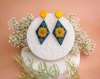 Pendientes colgantes de girasol, pendientes florales hechos a mano, pendientes llamativos en amarillo y azul, regalo de joyería de verano para ella.