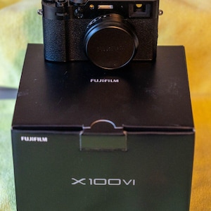 Fujifilm X100 VI 40.2MP 6.2K Digital Camera Black - Xtras! - MINT