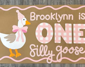 1羽の愚かなガチョウ、女の子の1歳の誕生日バナー