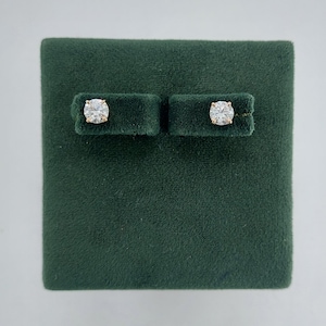 Lab-Grown 1 CT Classic Round Diamond Studs