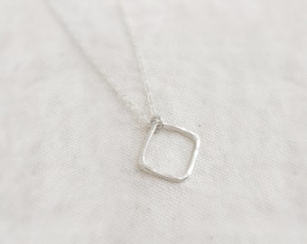 Hammered rhombus necklace - Small sterling silver open square