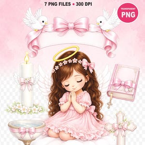 Puede incluir: Una ilustración digital titulada "Baptism Clipart Bundle" que presenta a una niña con un vestido rosa rezando. La imagen incluye una vela, palomas, una cruz, una biblia y un cuenco decorativo, todo en colores pastel.