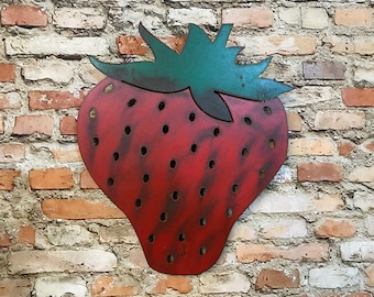 Fresa - Arte de pared de metal - Decoración del hogar - Hecho a mano - Elija 8", 12" o 17" de alto, Elija entre diferentes frutas - Manzana, Pera o Fresa