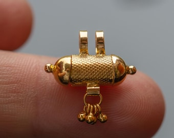 ハンドメイド 18K ゴールド クリシュナ カヴァチャ ペンダント: ハレ クリシュナ カンティマラ