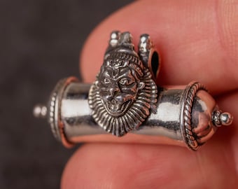 Sterlingzilveren Nrisimhadev Kavacha-hanger: goddelijke beschermingsamulet