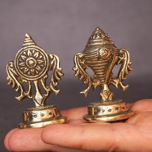 Brass Sanghu and Chakram Vastu Symbols: Handcrafted Hindu Decor