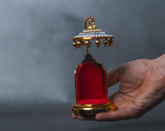 Chatri Aasan för Gud Murti: Govardhan Shaligram Stand
