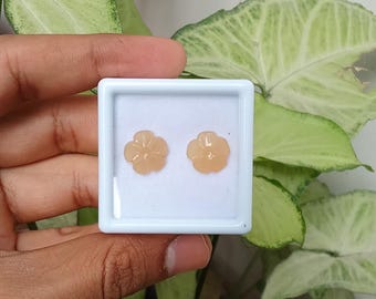 2 pares de piedras preciosas de flores amarillas naturales talladas a mano para aretes y joyería.
