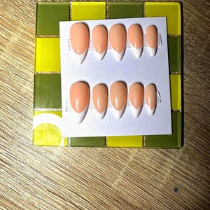 Classic French Tip Press On Nail Set