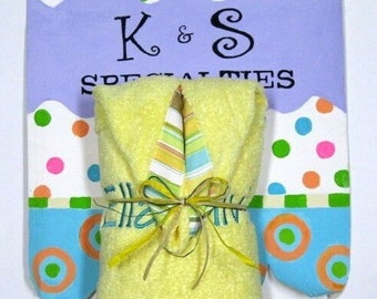 Yellow Personalized Child Hooded Towel Accented With Aqua,Gold,Yellow,Green/Curlz Monogram/Gifts: Birthday,BabyShower,WeddingParty,FunUnique