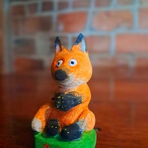 Hand-Carved Wooden Fox Figurine: Rustic Woodland Decor