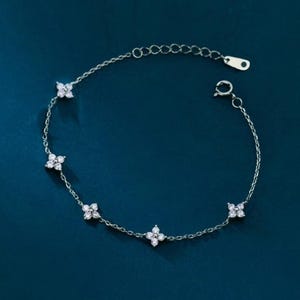Flower Charm Bracelet, Dainty Moissanite Flower Bracelet, Delicate Daily Wear Bracelet, Tiny Floral Chain Bracelet, 14K White Gold Bracelet