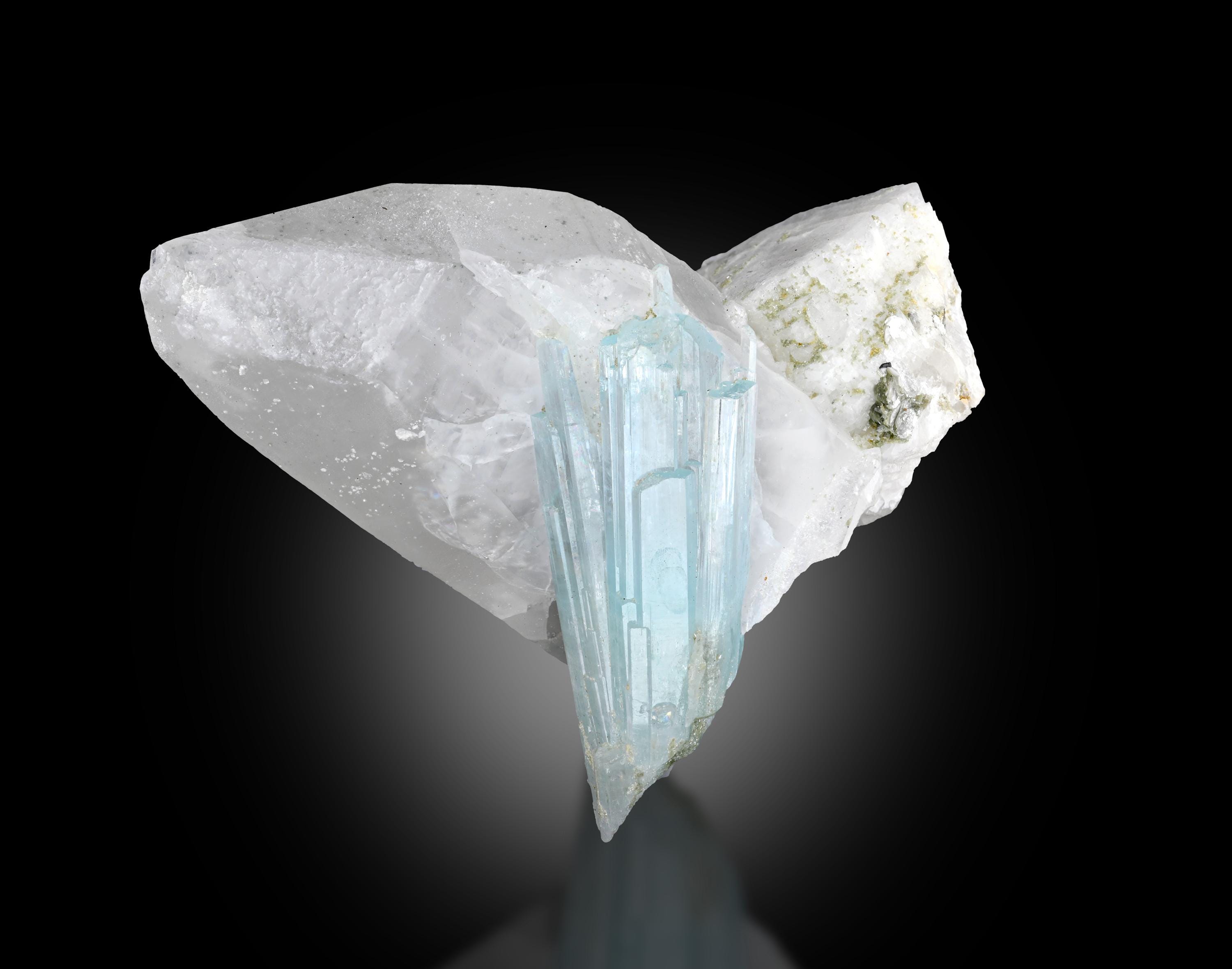 アクアマリンとクォーツ • 81g 天然鉱物標本 • パキスタン・シガール