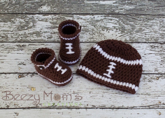 Newborn Football boots ans beanie set 