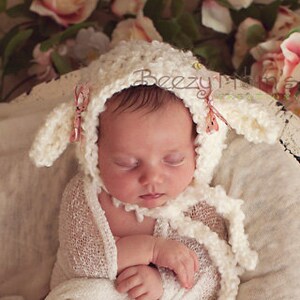 Newborn Lamb Bonnet, Baby Lamb hat, Baby Sheep Hat, Baby Easter hat - photo prop