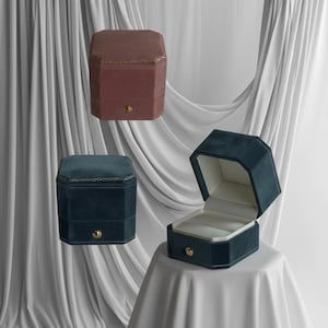 Luxury Velvet Ring Box – Elegant Jewelry Case for Engagement, Gift or Display