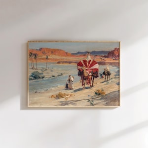 Puede incluir: Pintura vintage enmarcada que representa una escena desértica con figuras y camellos. La obra de arte presenta un camello que lleva una gran cubierta a rayas rojas y blancas, con otras figuras y camellos en el fondo. El paisaje incluye un río, montañas y palmeras.