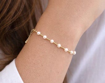 Minimalist Freshwater Pearl Bracelet – Delicate Gold Bead Design, Elegant Adjustable Bracelet, Timeless Everyday Jewelry Gift for Her