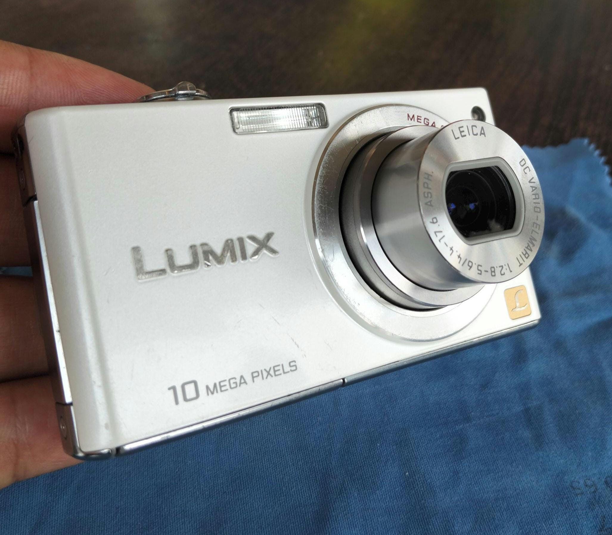 Panasonic Lumix DMC-FX35: White 10MP Digital Camera W/ 4GB Card - Etsy