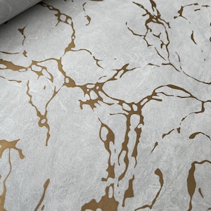 Abstract Marble Embossed Light Gray Metallic Gold Wallpaper - Elegant Textured Wall Covering for Accent Walls 35&quot;W x 689&quot;L