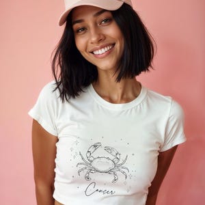 Camiseta del zodiaco Cáncer, top corto, regalo personalizado, camiseta del signo zodiacal, camiseta de astrología, camiseta personalizada, camiseta del signo del zodiaco