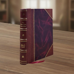 Può includere: Un libro con copertina in pelle bordeaux intitolato "The Pythagorean Proposition" di Elisha S. Loomis. La copertina e il dorso presentano dettagli dorati. È visibile un segnalibro a nastro rosso. Il libro è su una superficie di legno.