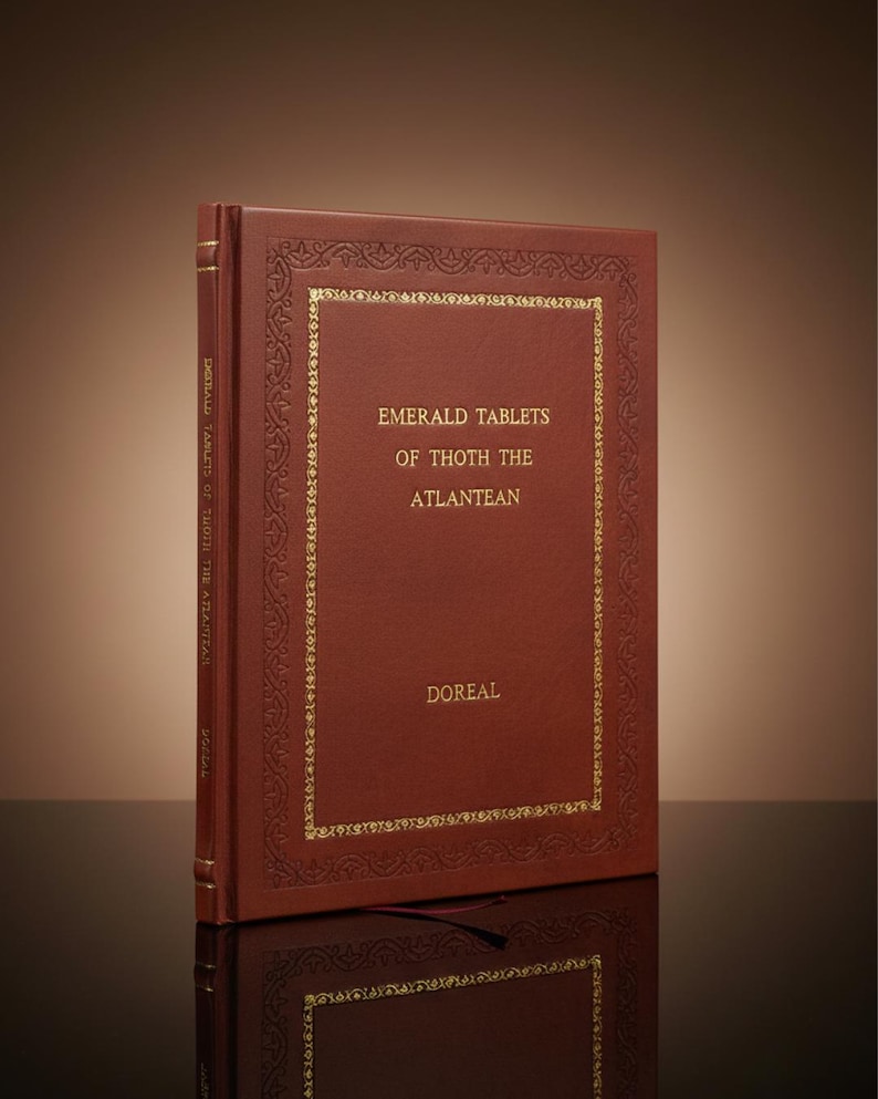 Tablas Esmeralda de Thoth el Atlante, 1930, Doreal, edición encuadernada en cuero. imagen 1