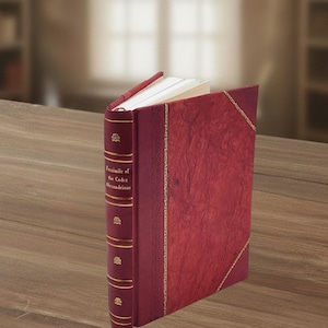 Peut inclure: Un livre à couverture rigide bordeaux intitulé Facsimile of the Codex Alexandrinus avec des lettres dorées sur le dos. La couverture présente une finition texturée avec des bordures dorées, des nerfs sur le dos et un ruban marque-page rouge.