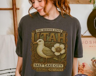 Camiseta vintage steampunk de Utah: camiseta com estampa de pássaros e flores do estado