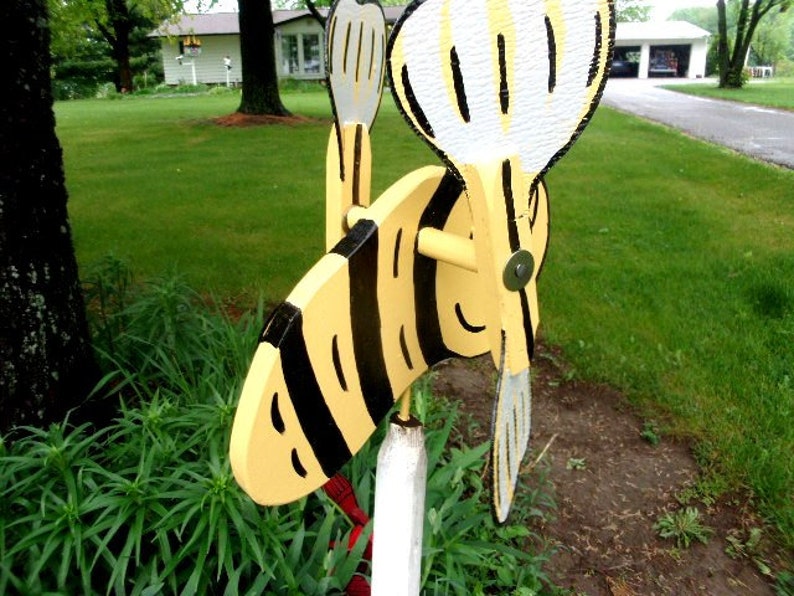 BUMBLEBEE WHIRLIGIG image 6