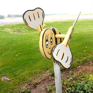 BUMBLEBEE WHIRLIGIG image 4