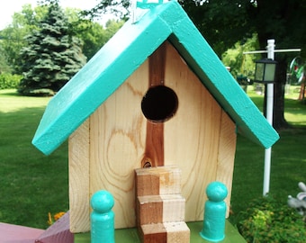 SMALL BIRD HOUSE