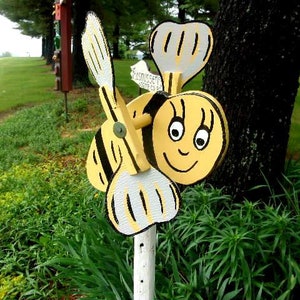 BUMBLEBEE WHIRLIGIG image 3