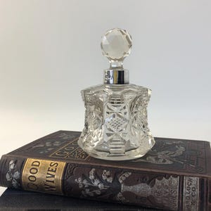 Vintage Hallmarked Silver Rimmed Cut Glass Scent Bottle Pretty Flower Shape Art Deco Dressing Table