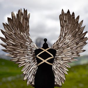 Golden Embrace – Handmade Glitter Angel Wings for Dreamers, Photoshoots, Cosplay & Fantasy Performances