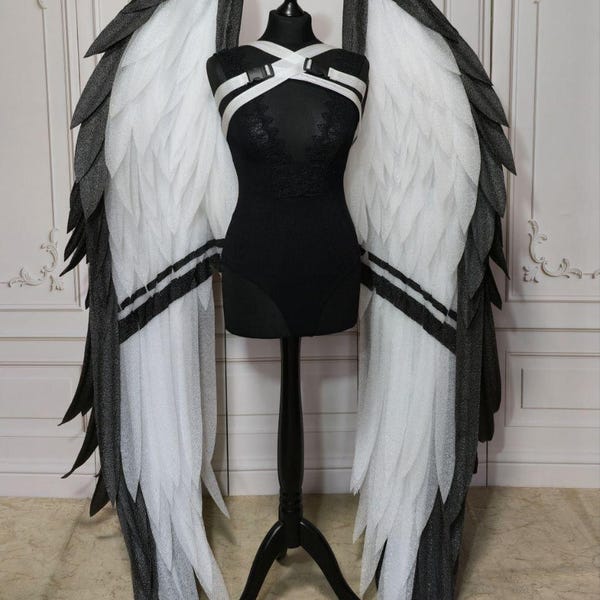 Hazbin Hotel-Inspired Lute Wings  – Flexible Handmade Cosplay Wings for Performances & Photoshoots