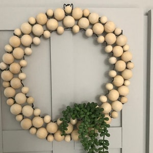 Solid, round, wood bead wreath image 2