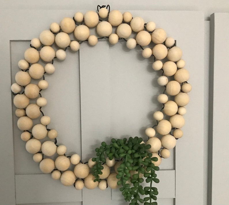Solid, round, wood bead wreath image 2
