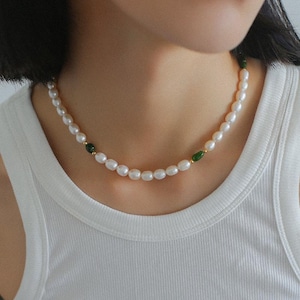 GEMBEA Green Stone Gemstone & Freshwater Pearl Choker: Simple Beaded Necklace