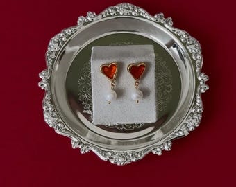 GEMBEA Vintage Heart-shaped Enamel Pearl Earrings, Red and Green Enamel Earrings, Red Heart Pearl Drop Earrings, Birthday Gift Earrings