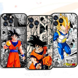 Könnte beinhalten: Drei Handyhüllen mit Dragon Ball Z-Motiven. Die Hüllen zeigen Goku, Vegeta und andere Charaktere in dynamischen Posen. Die Designs verwenden leuchtende Farben und Illustrationen im Manga-Stil, mit einer Mischung aus Farb- und Schwarz-Weiß-Panels.