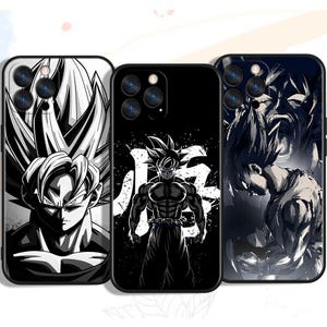 Op de afbeelding: Drie zwarte telefoonhoesjes met anime-personageontwerpen. De hoesjes tonen Goku in verschillende actieposes, in zwart en wit. De ontwerpen bevatten gedetailleerde illustraties en Japanse tekst.