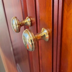 Tiradores de latón sin lacar para armarios / Tiradores de latón macizo