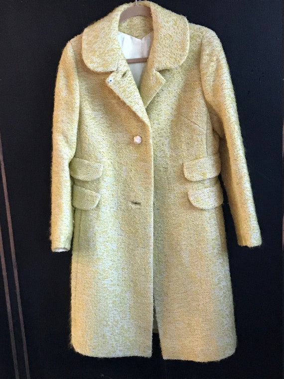 Vintage Dumas of California 1960's Ladies Yellow T